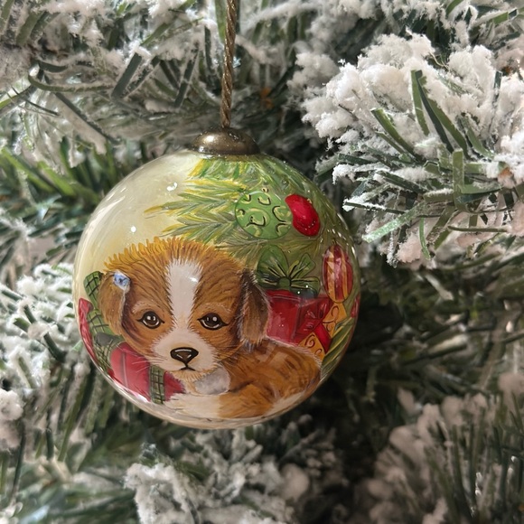 Ne’ Qwa Art Hand-Painted Christmas Ornament with Puppy Design Santa Loves me - Picture 4 of 6